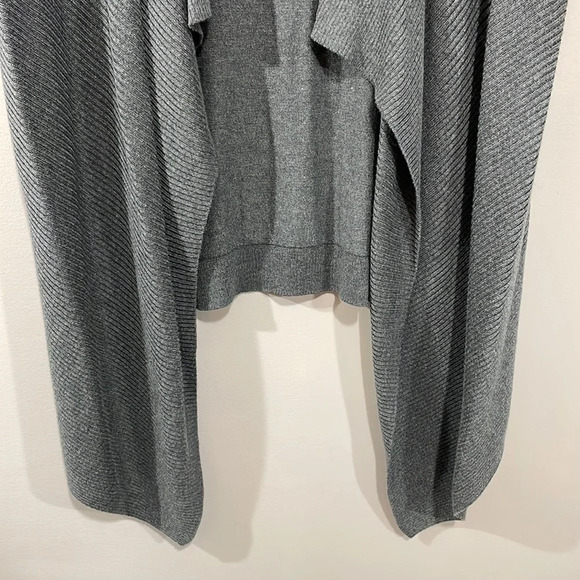Apt. 9 sleeveless open front gray cardigan PM - Picture 3 of 12